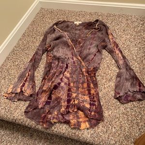 Cute, comfy romper w/ bell sleeves